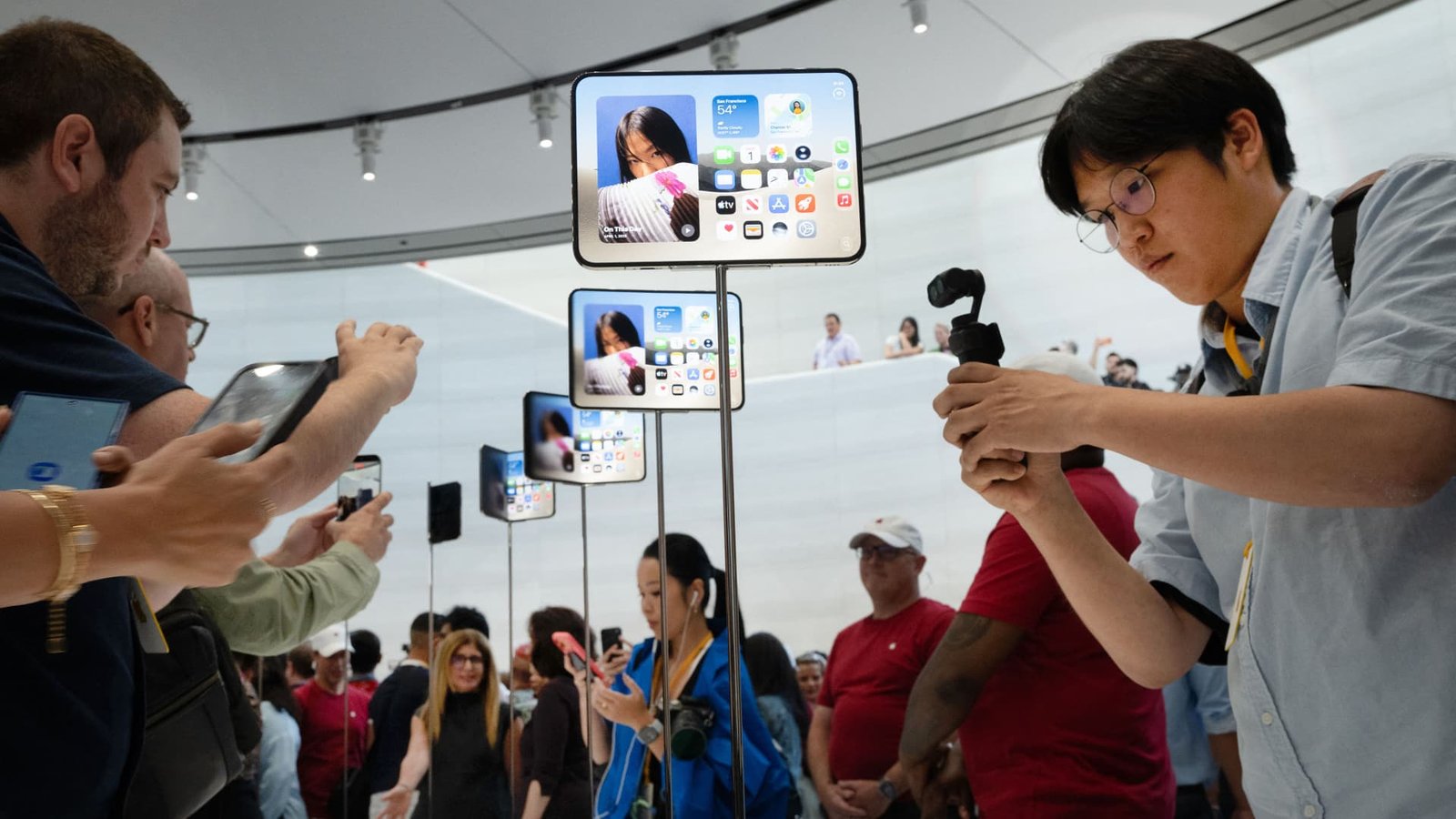 Apple faces more than .7 billion patent infringement verdict