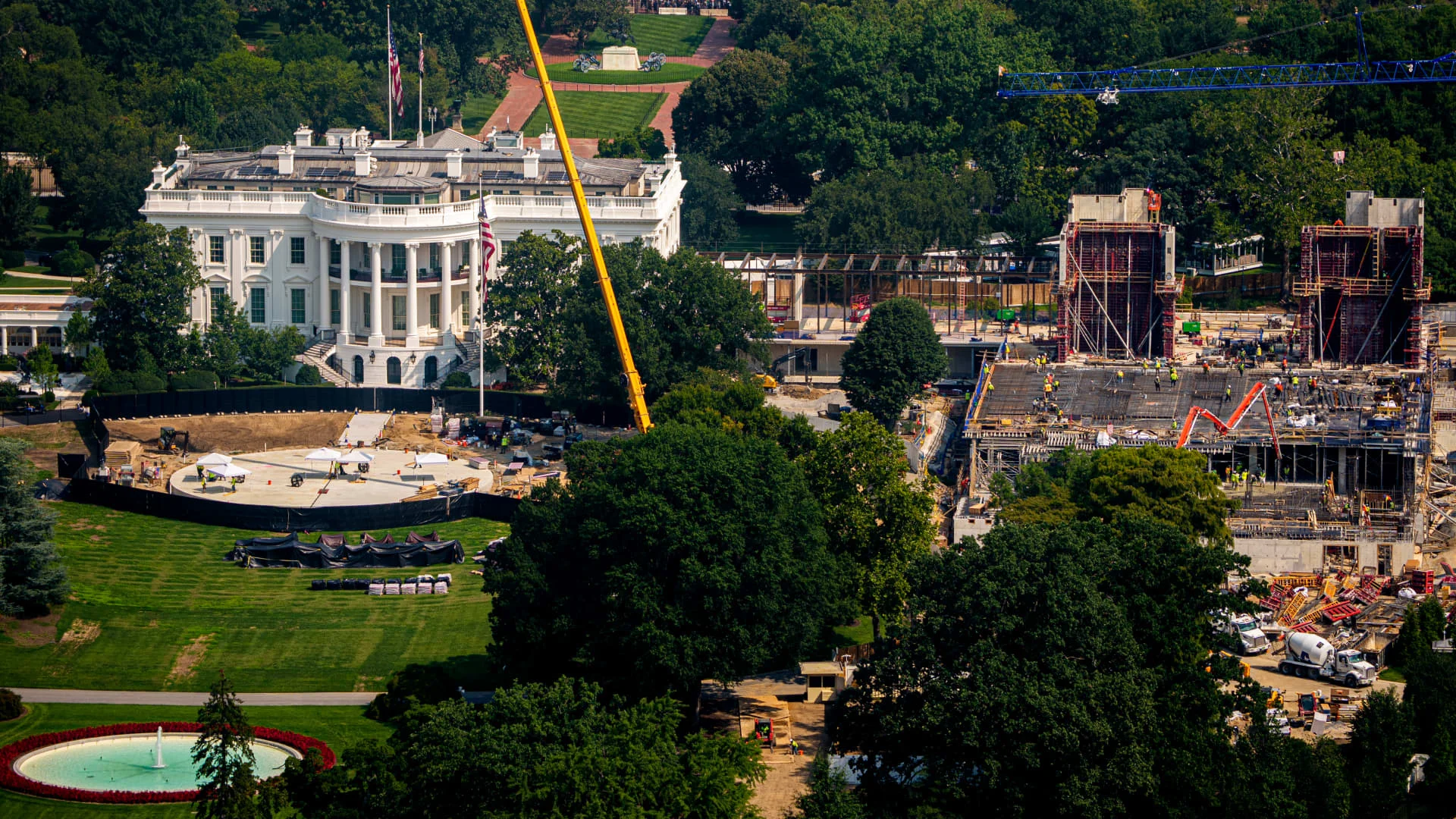 Trump asks Supreme Court to OK White House ballroom construction