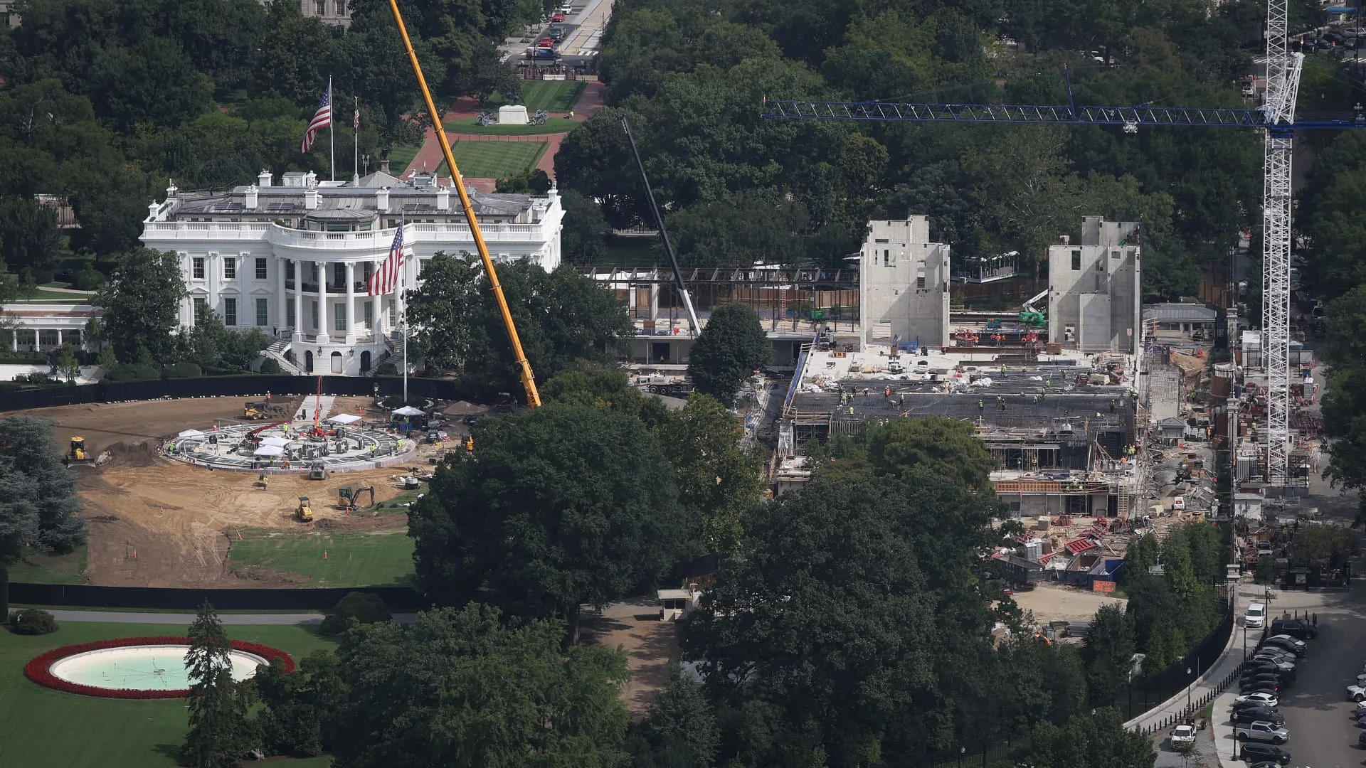 Supreme Court allows Trump’s White House ballroom construction for now