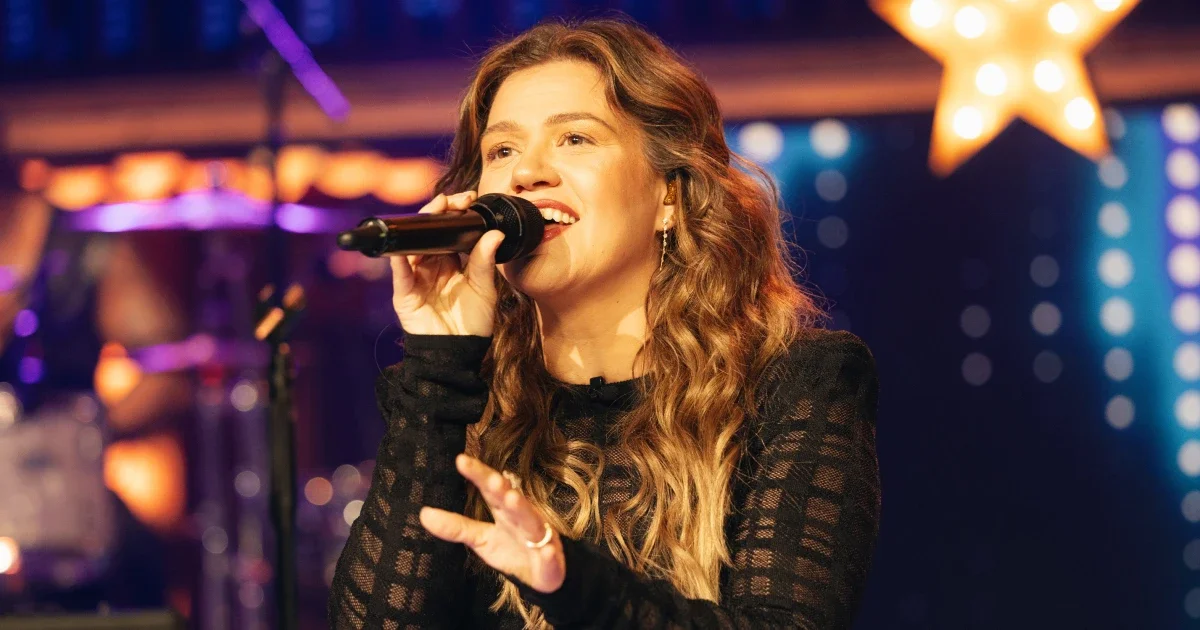 Kelly Clarkson Wows With ‘Most Requested Kellyoke Ever’ From ‘KPop Demon Hunters’